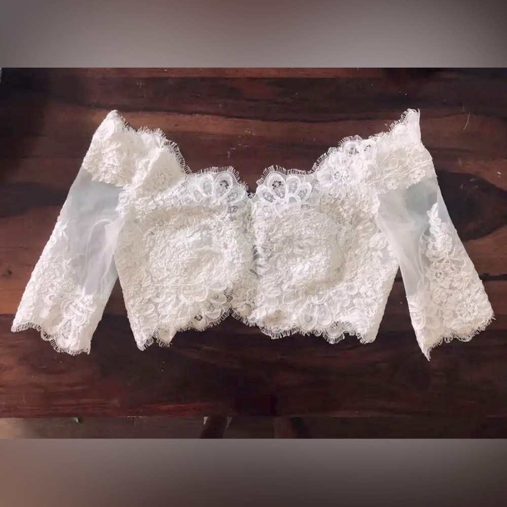 Ivory Lace Wedding Dress Topper Jacket by Essence of Australia, size 8